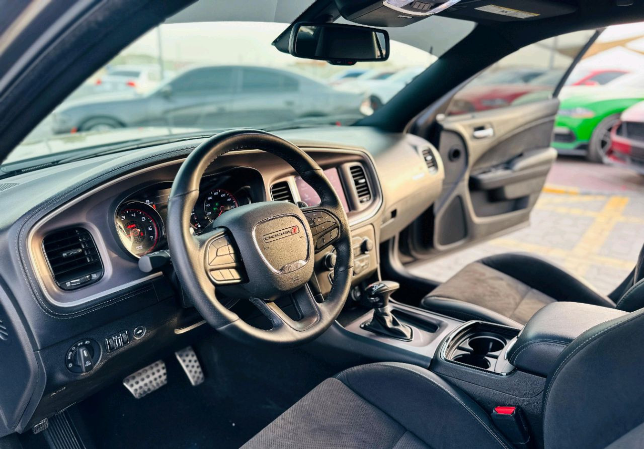 Dodge Charger - Image 11