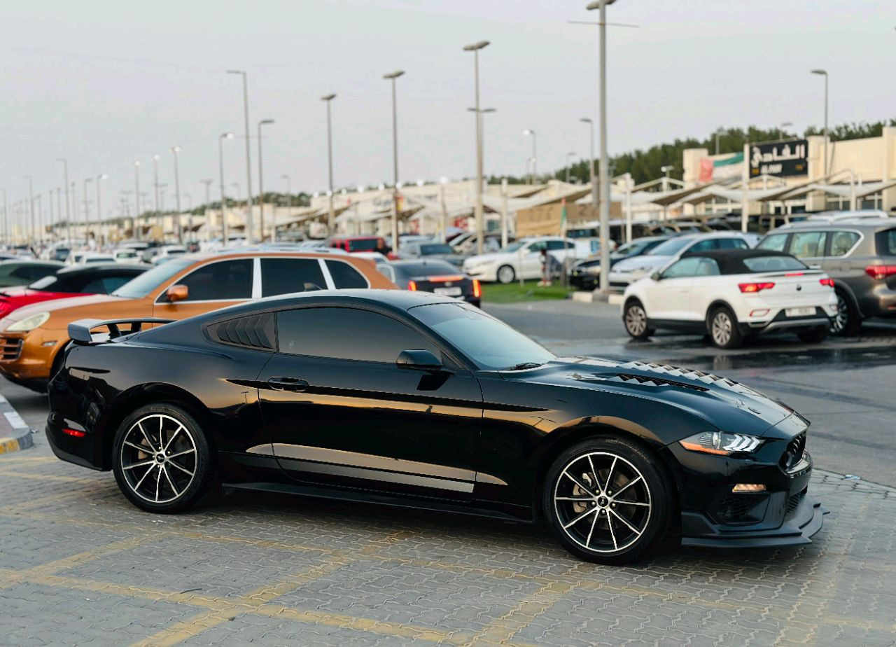 Ford Mustang - Image 11