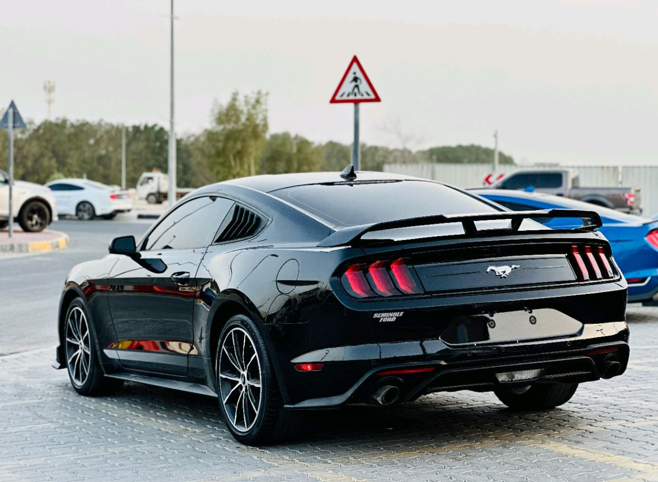 Ford Mustang - Image 3