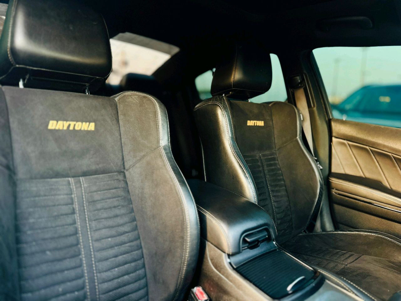 Dodge Charger - Image 12