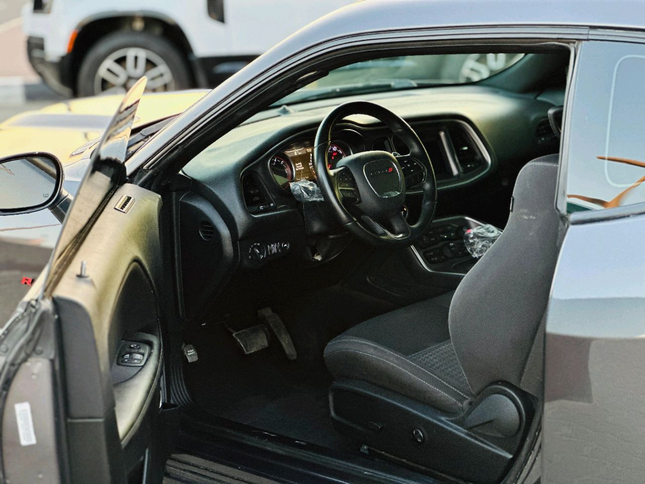 Dodge Challenger - Image 4