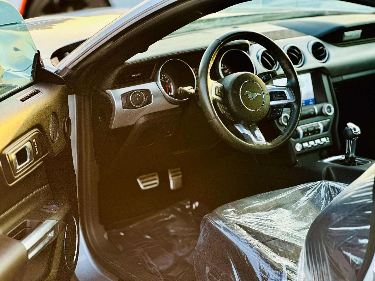 Ford Mustang - Image 11