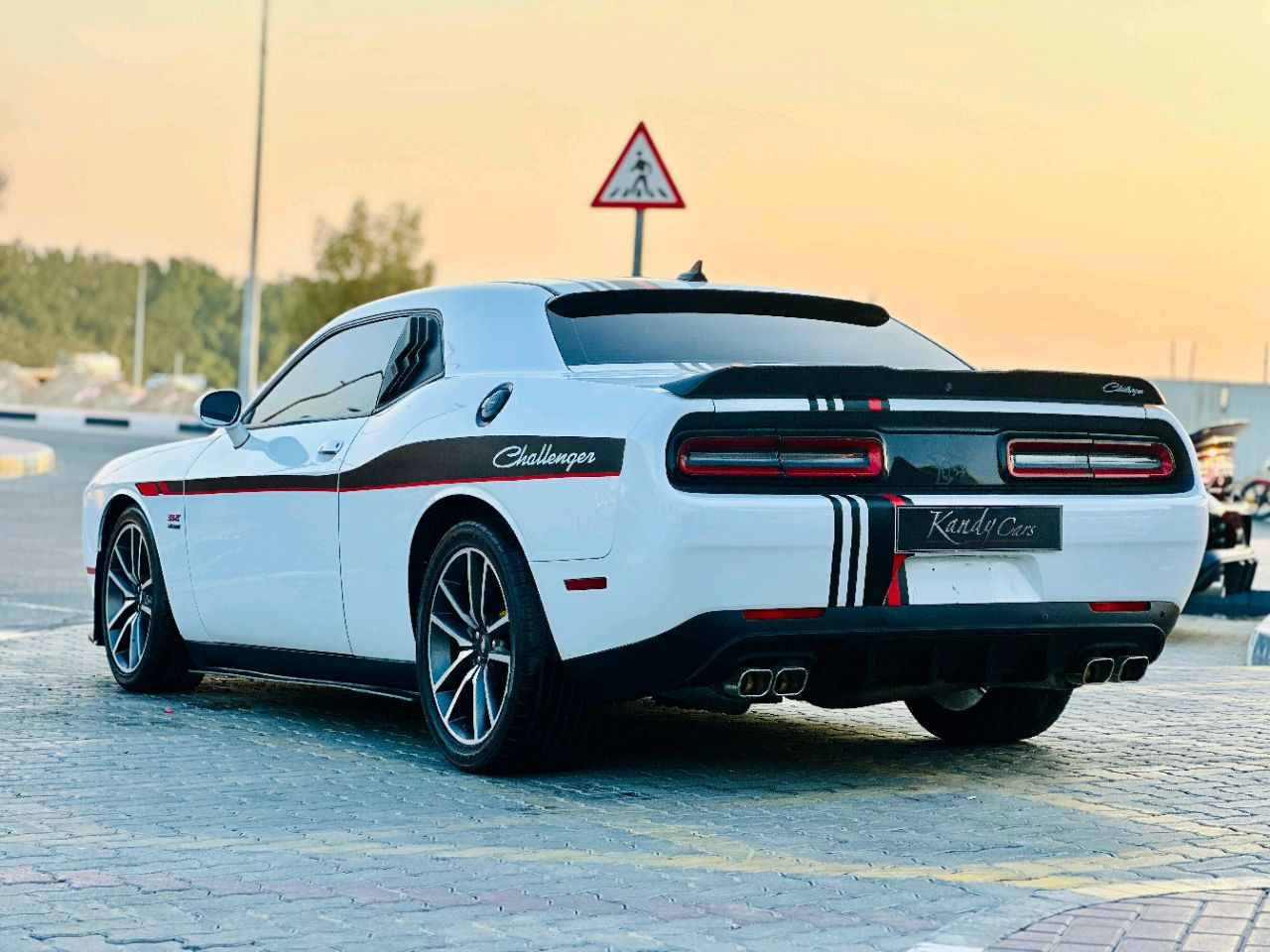 Dodge Challenger - Image 8