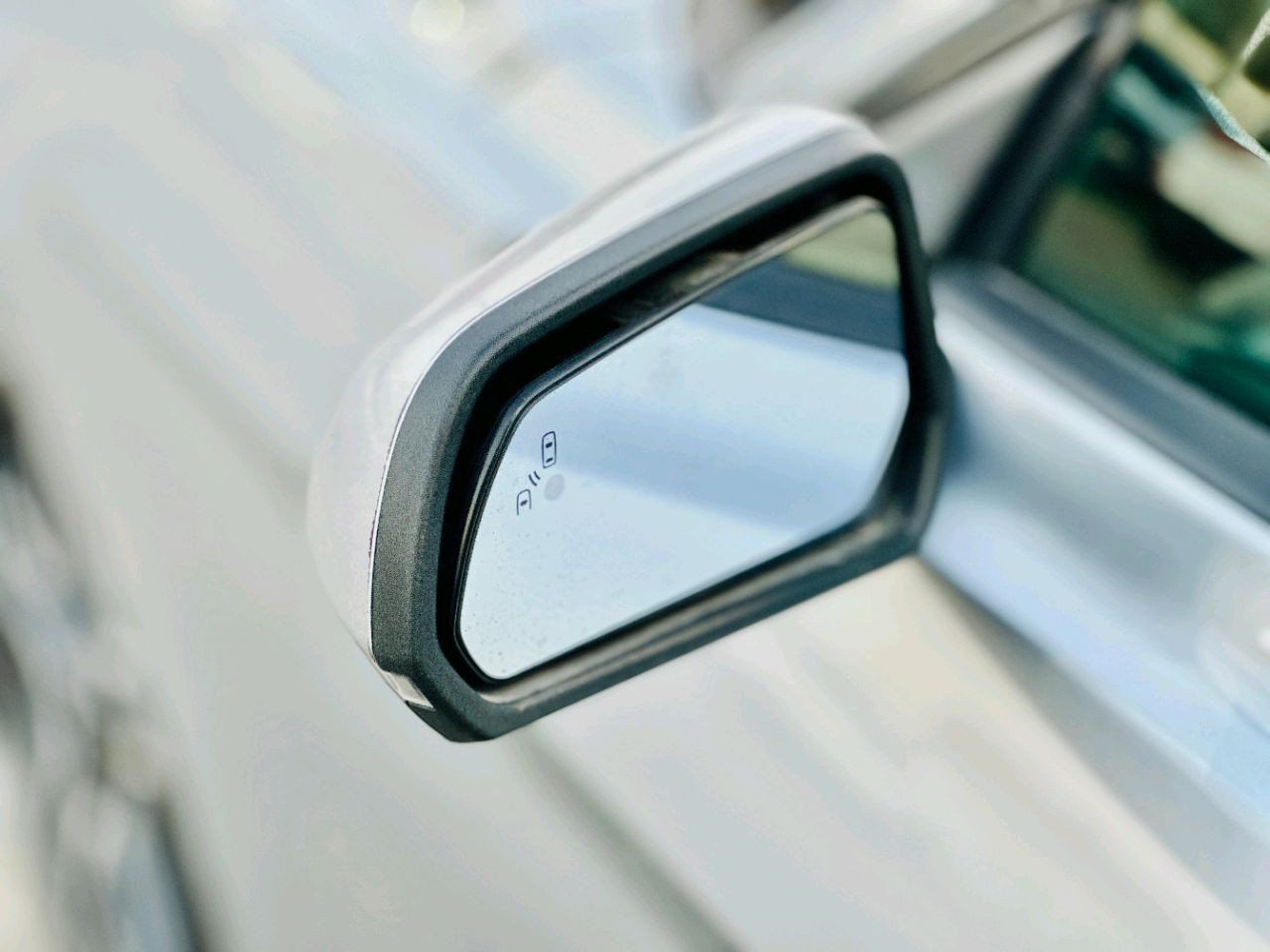 Ford Mustang - Image 10