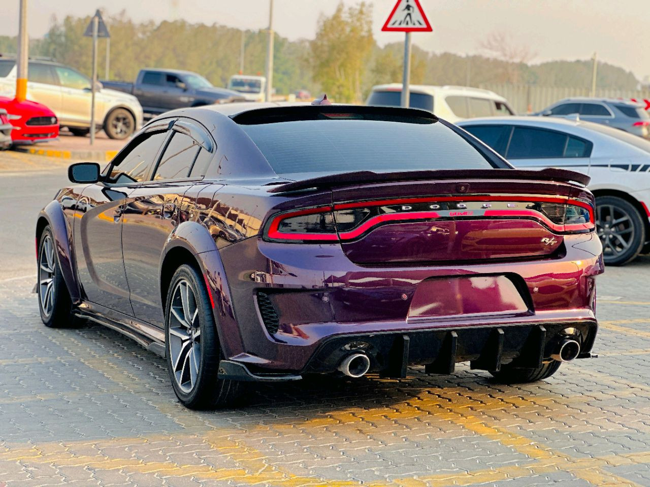 Dodge Charger - Image 7