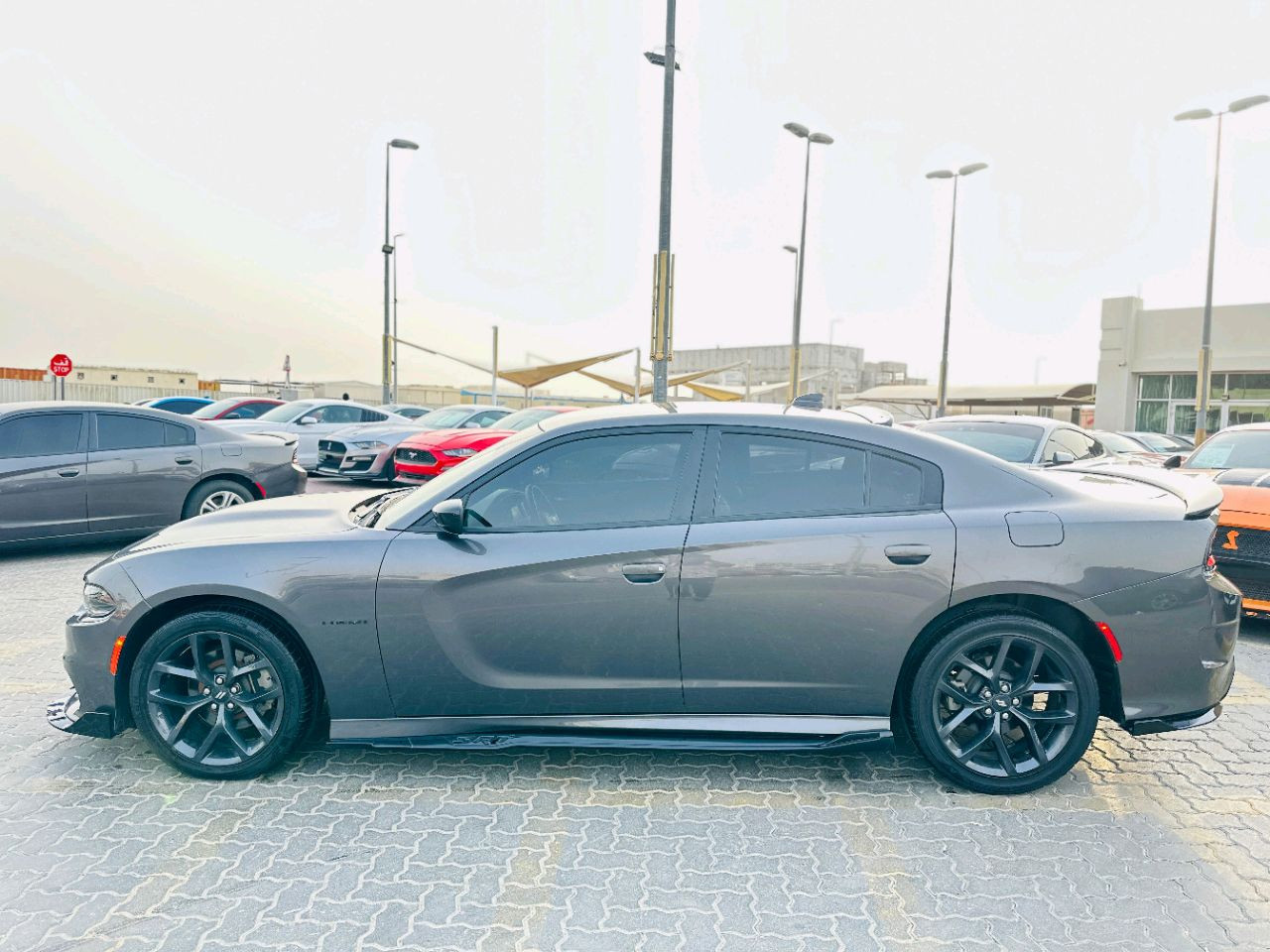 Dodge Charger - Image 9