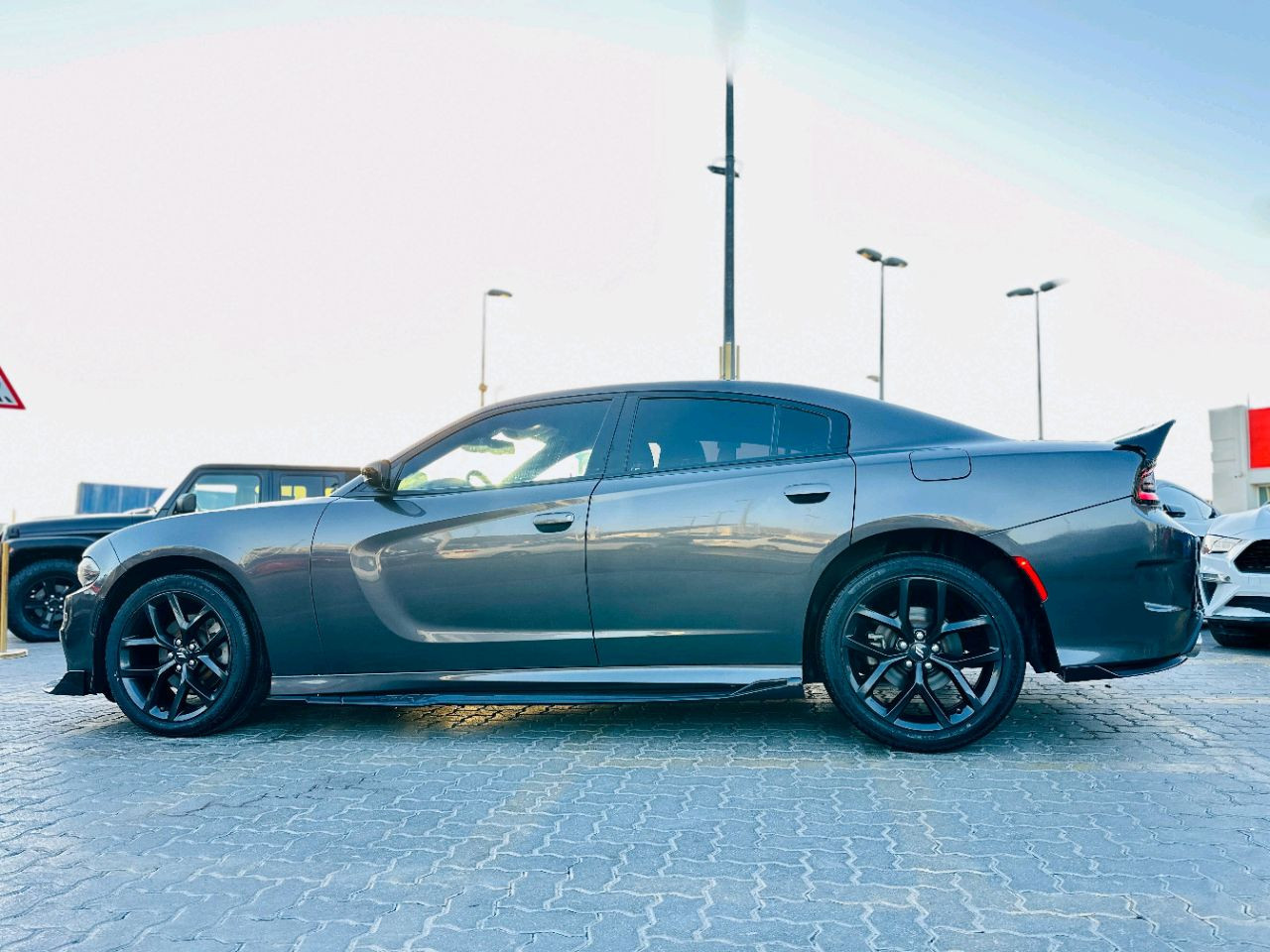 Dodge Charger - Image 8
