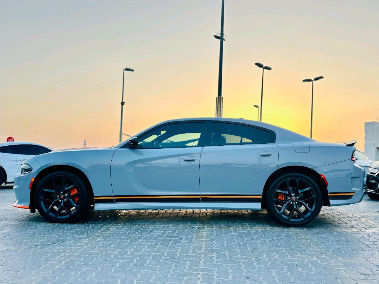 Dodge Charger - Image 9