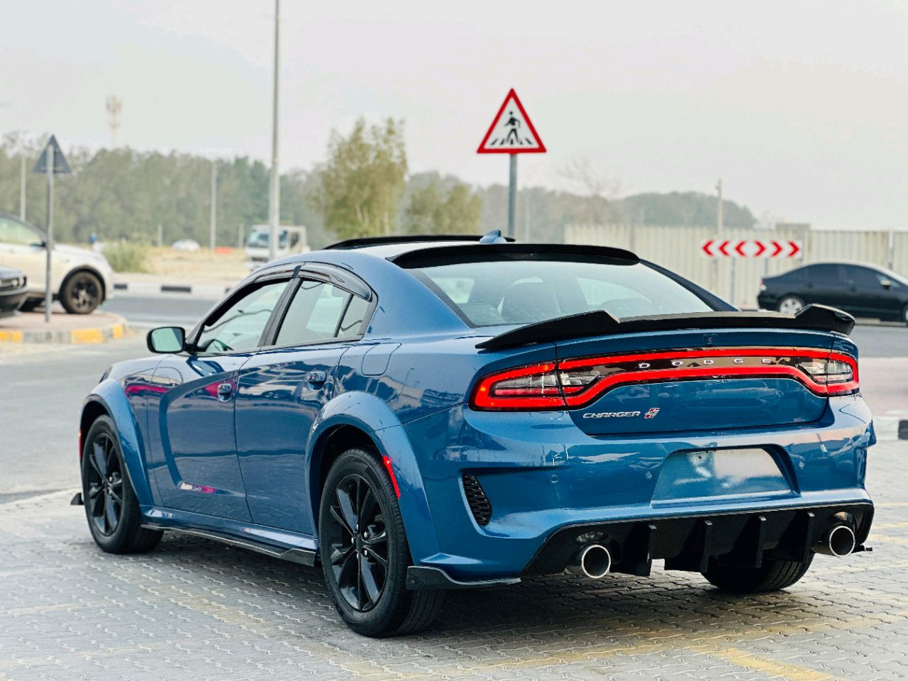 Dodge Charger - Image 8