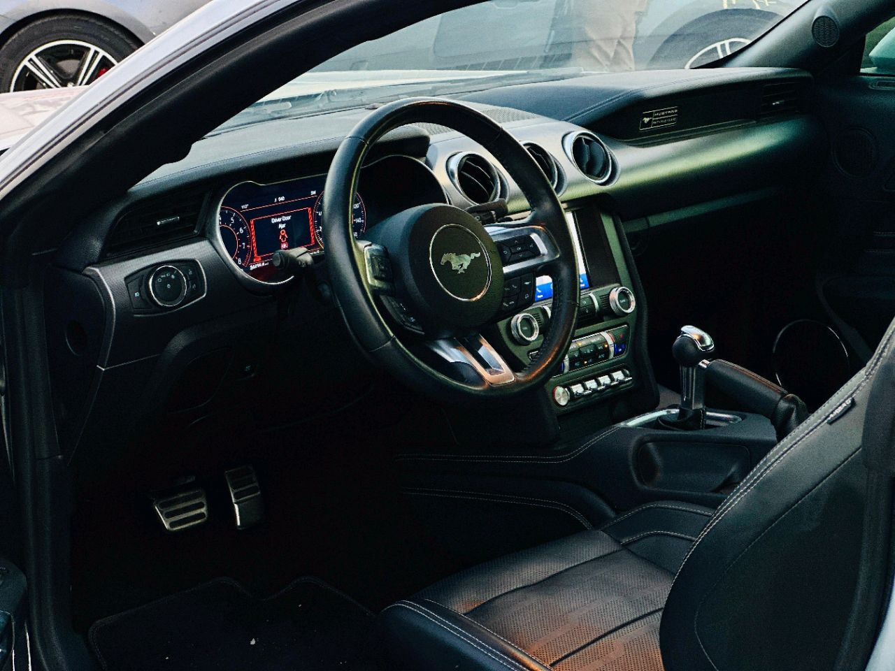 Ford Mustang - Image 11