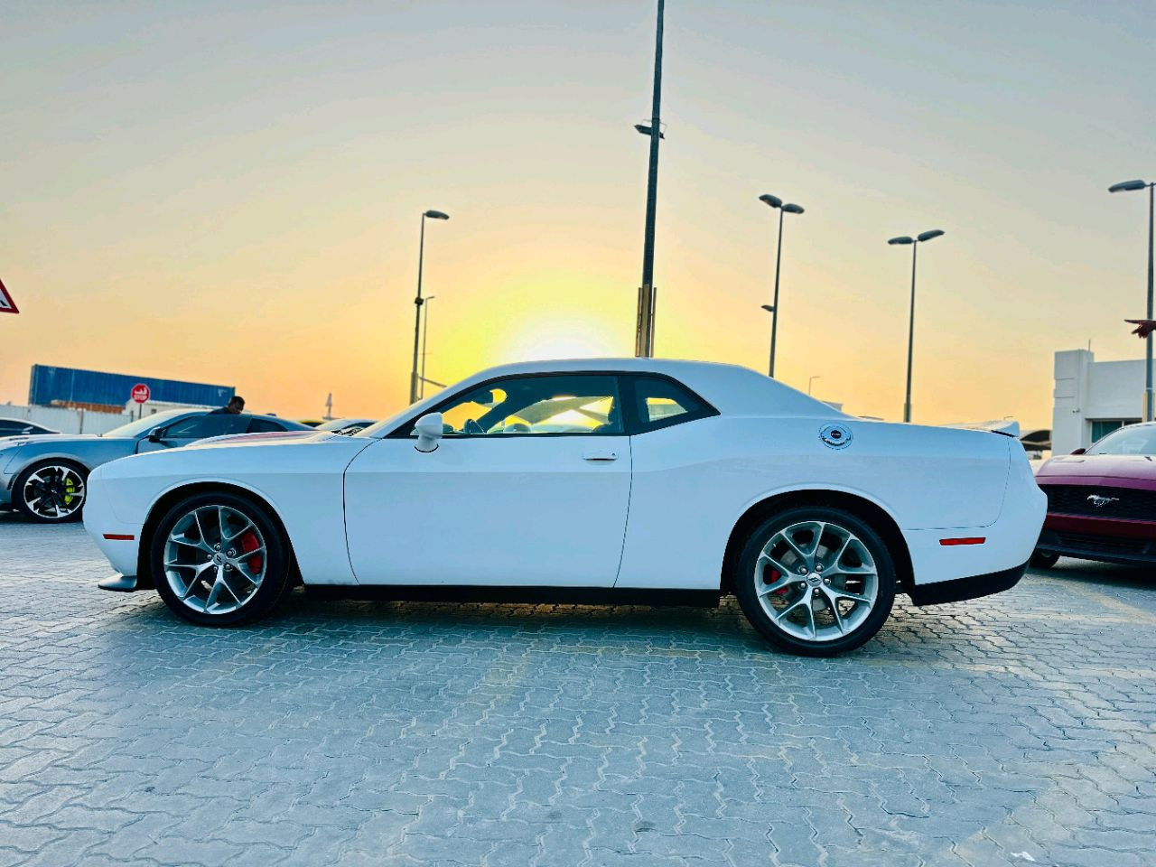 Dodge Challenger - Image 9