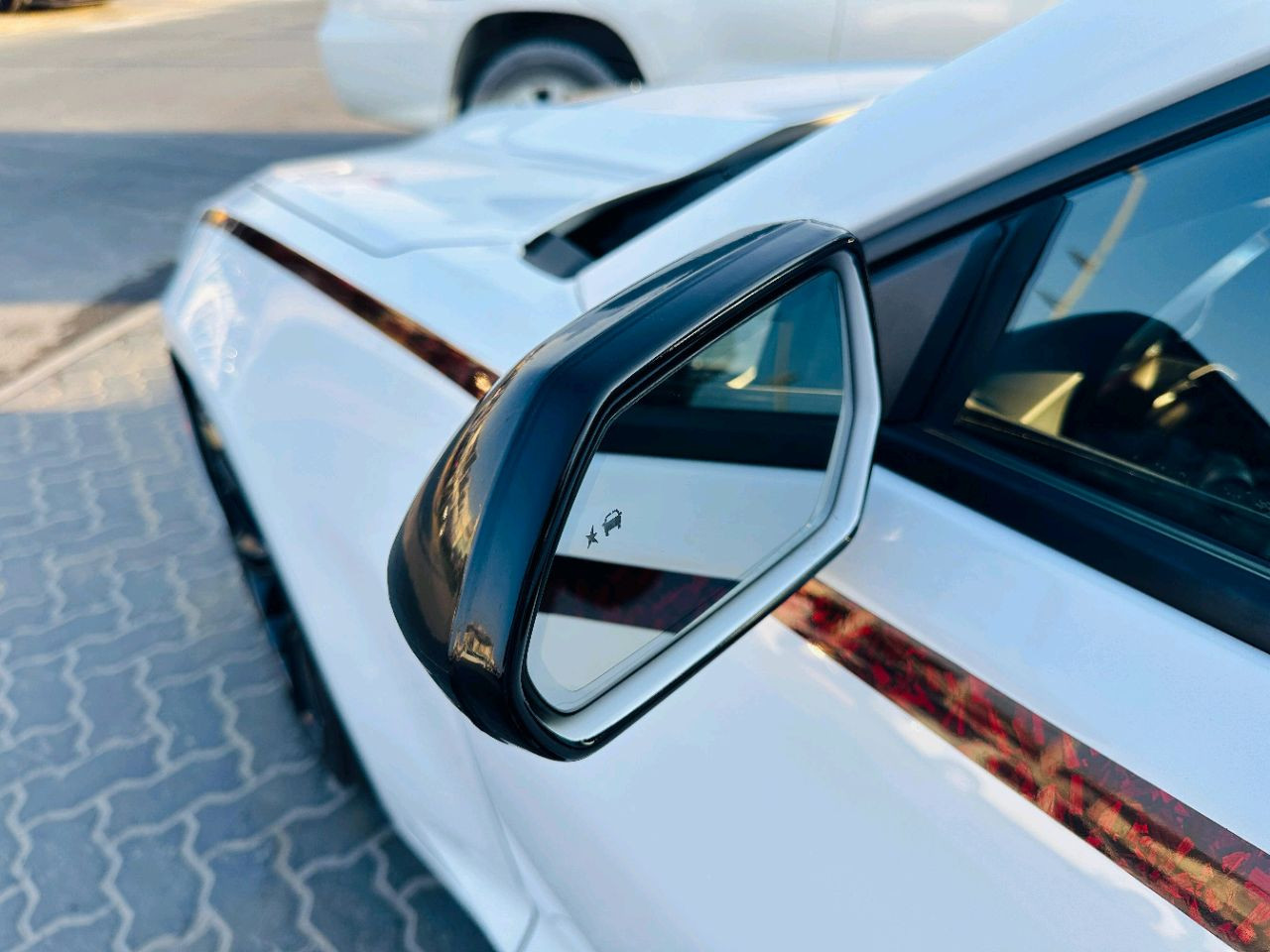 Chevrolet Camaro - Image 10
