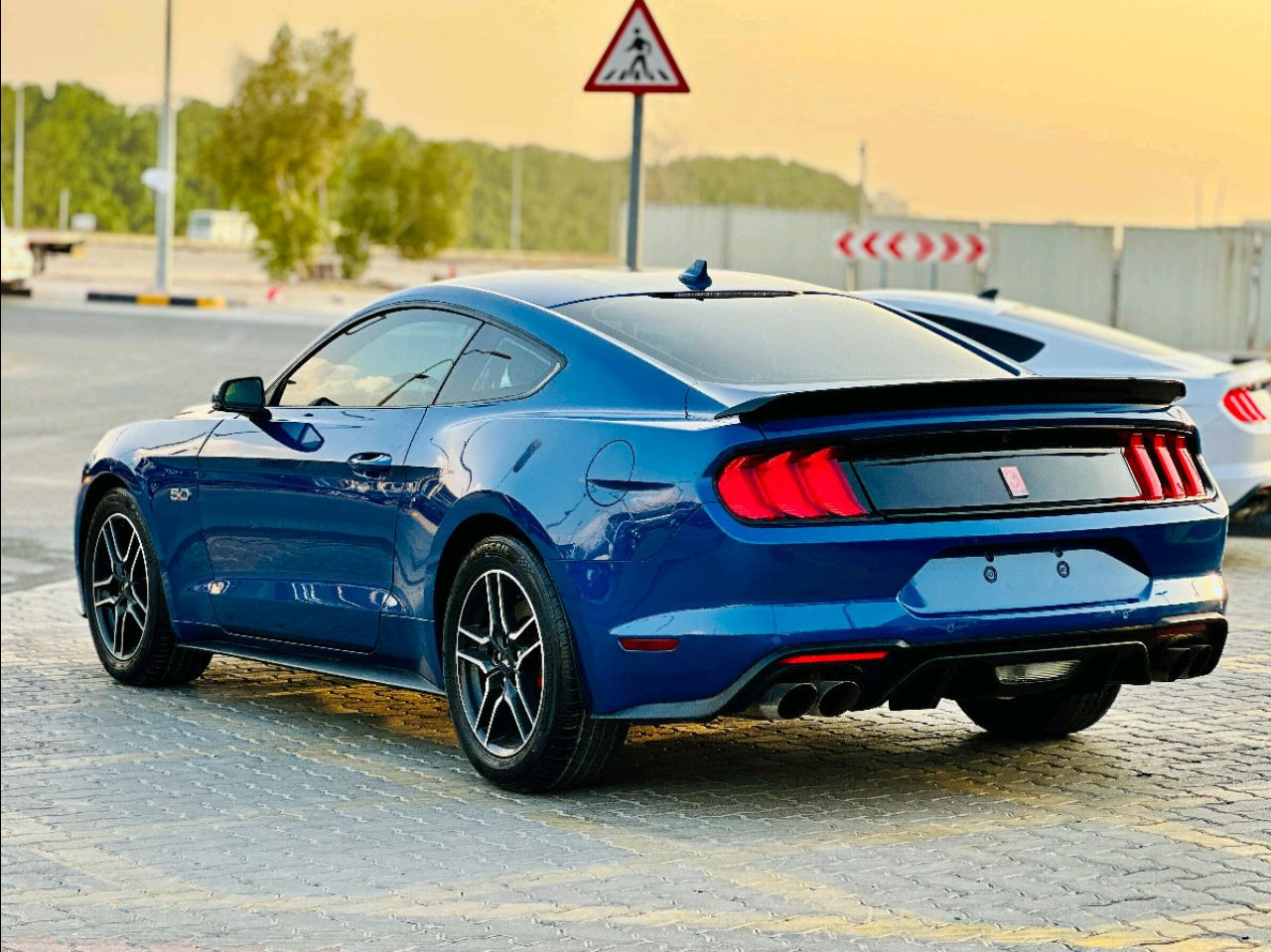 Ford Mustang - Image 3