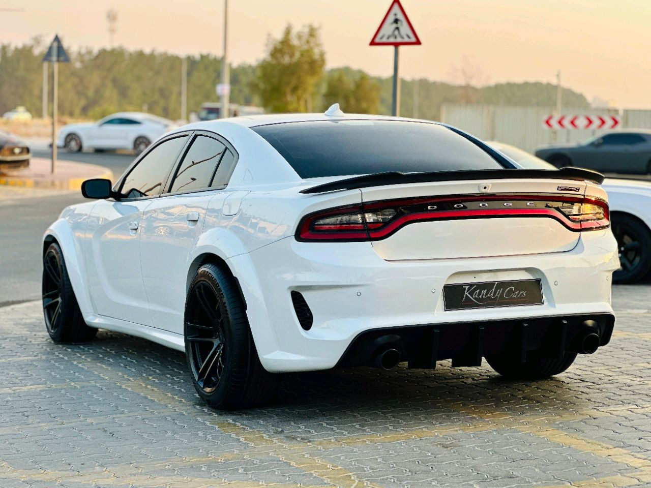 Dodge Charger - Image 8