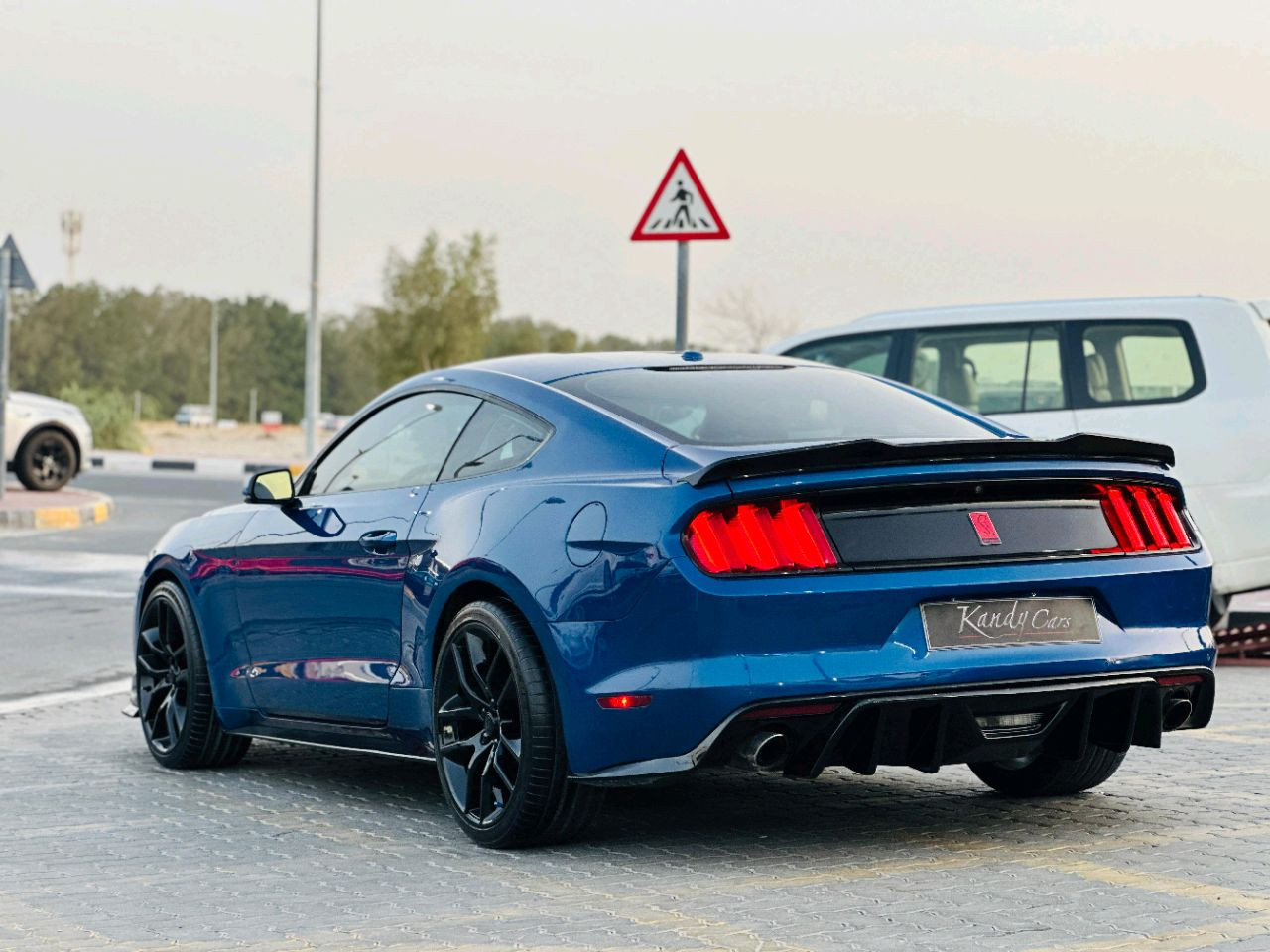 Ford Mustang - Image 8