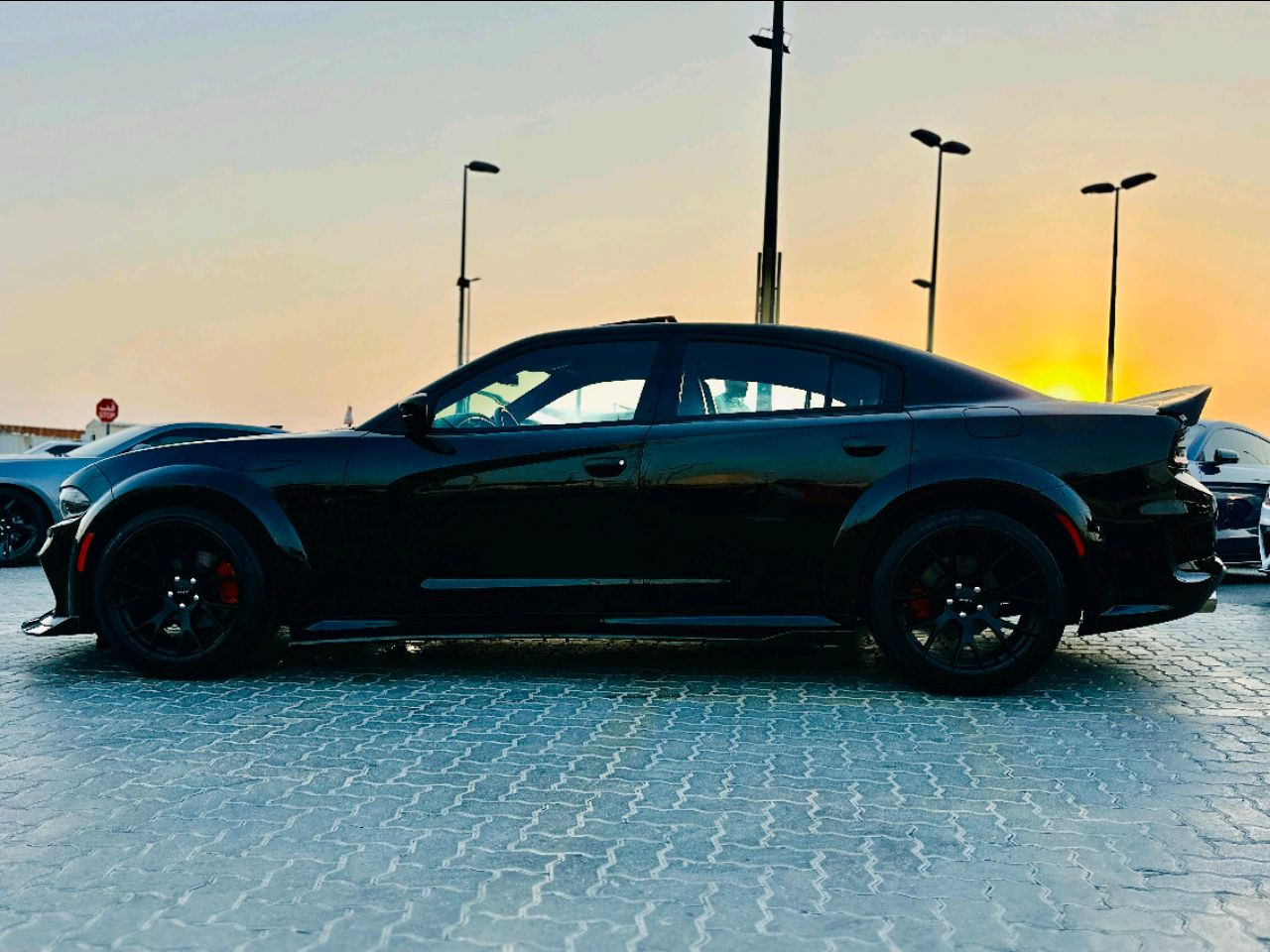 Dodge Charger - Image 10