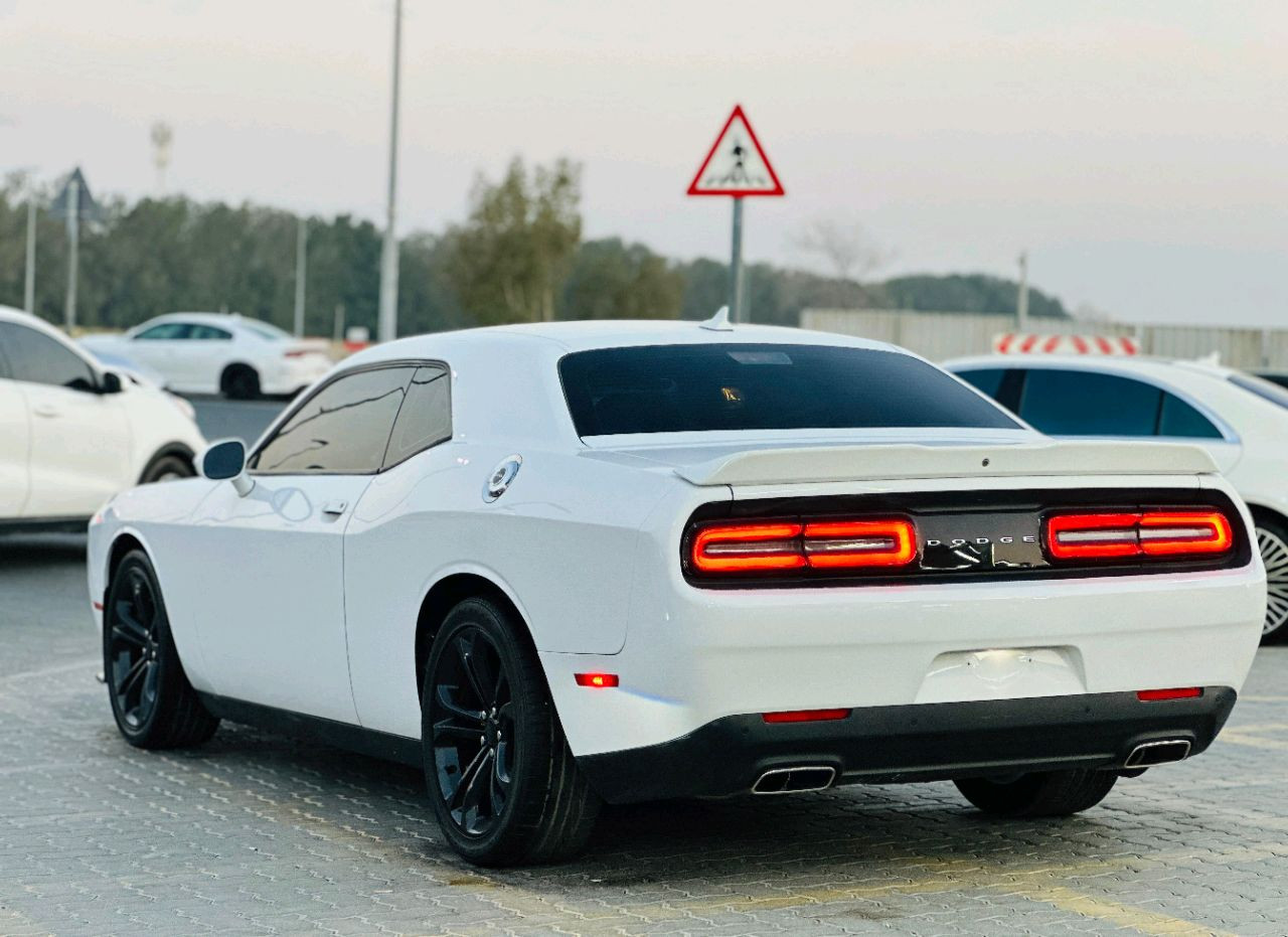 Dodge Challenger - Image 8