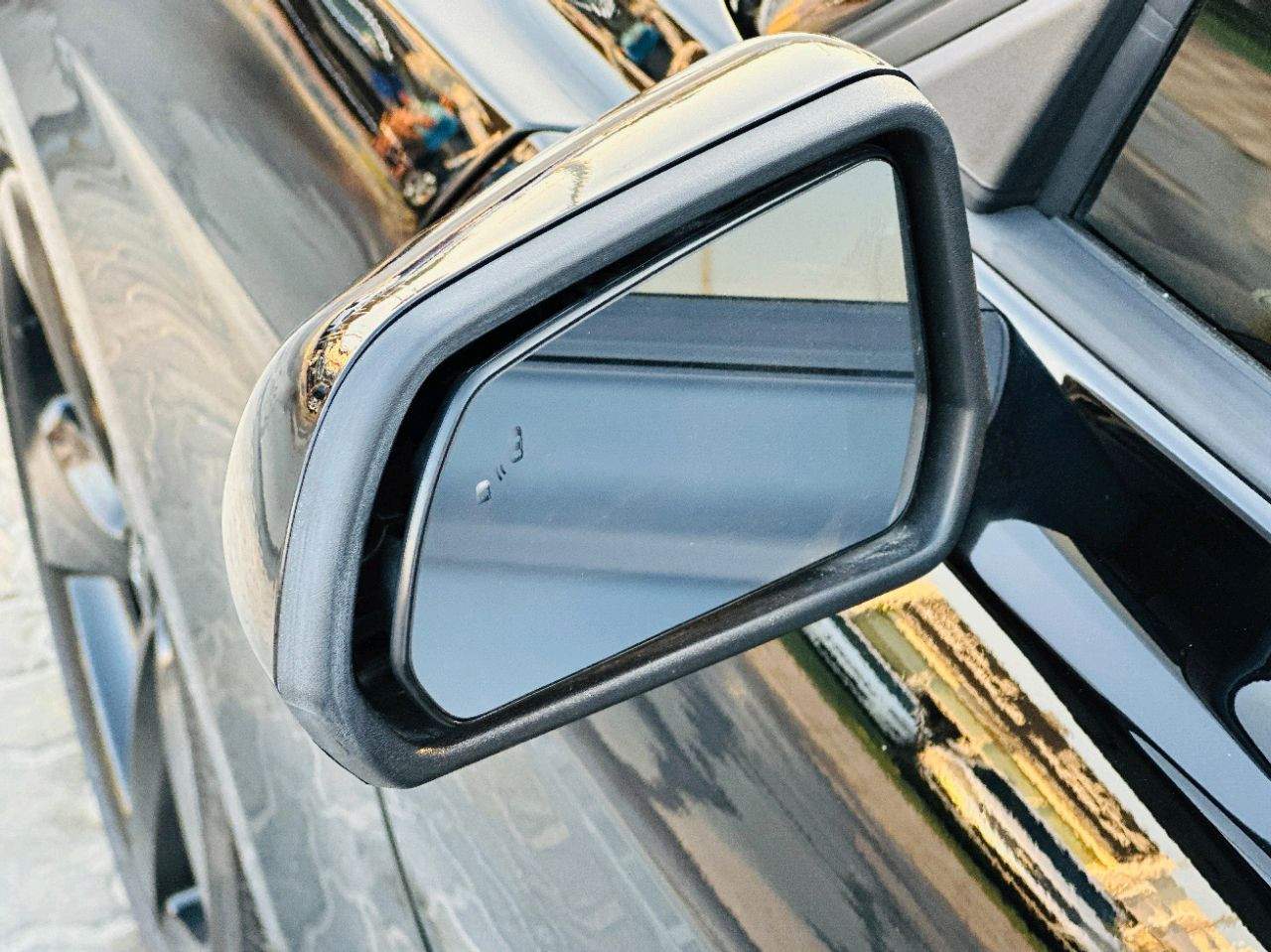 Ford Mustang - Image 10