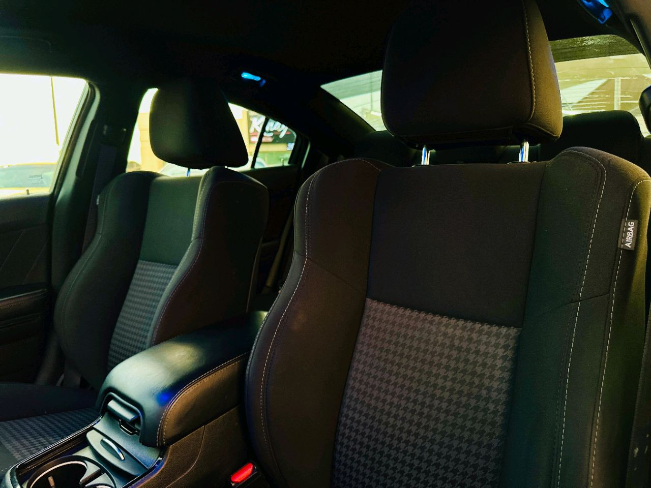 Dodge Charger - Image 11