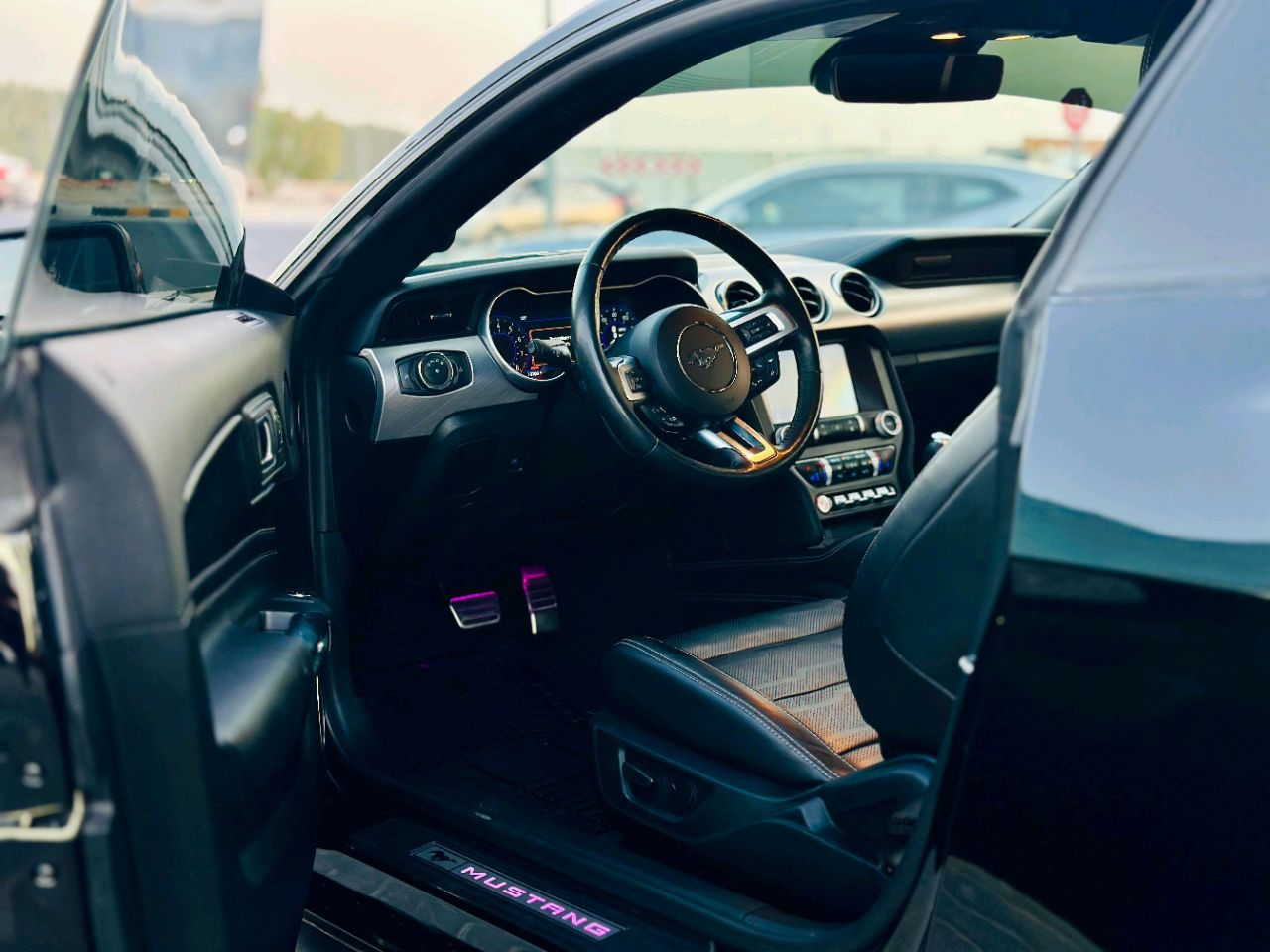Ford Mustang - Image 11