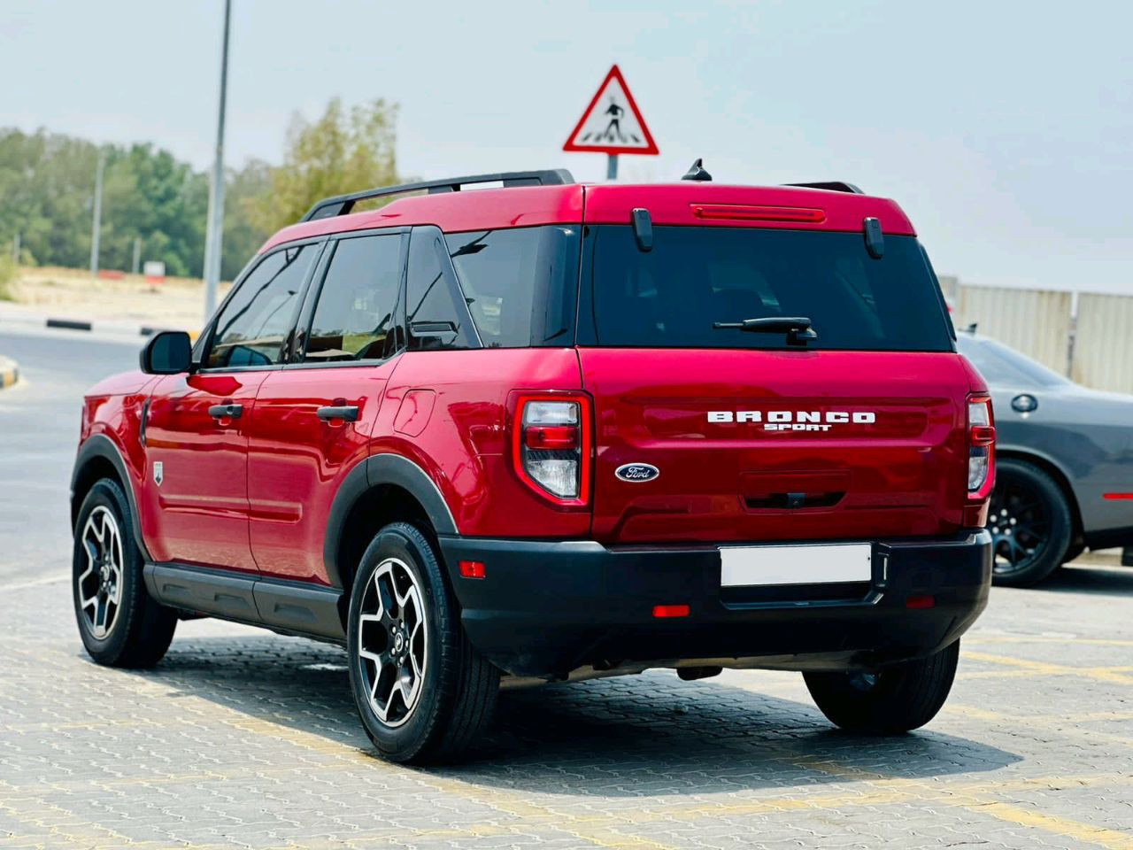 Ford Bronco - Image 7