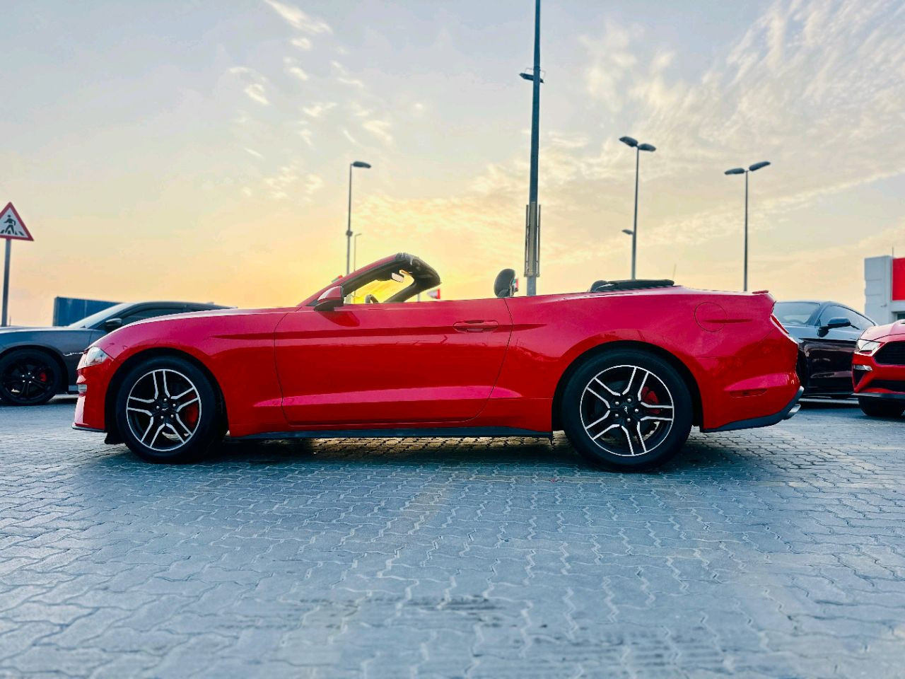 Ford Mustang - Image 9