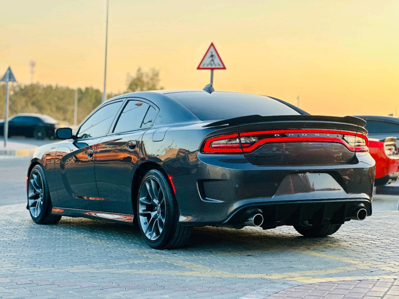 Dodge Charger - Image 8
