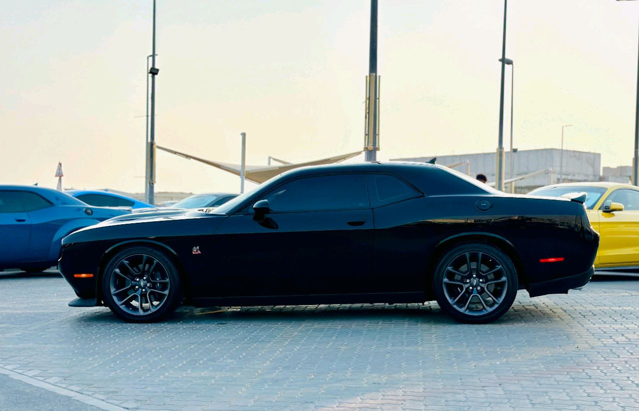 Dodge Challenger - Image 7
