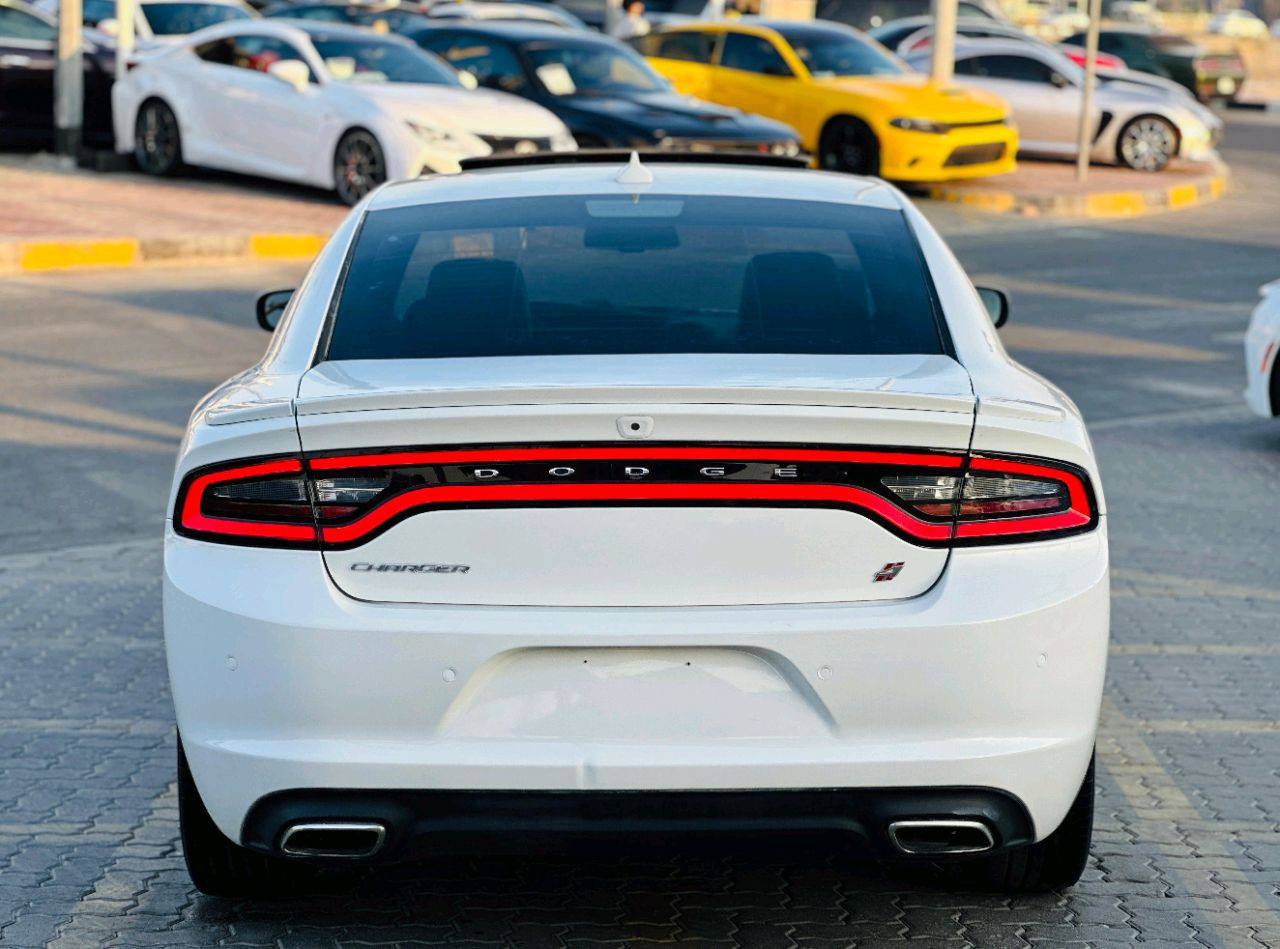 Dodge Charger - Image 7