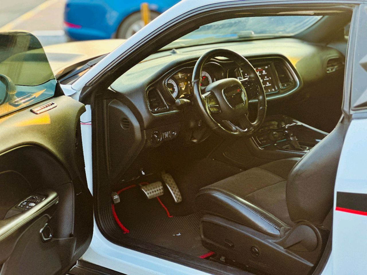 Dodge Challenger - Image 11