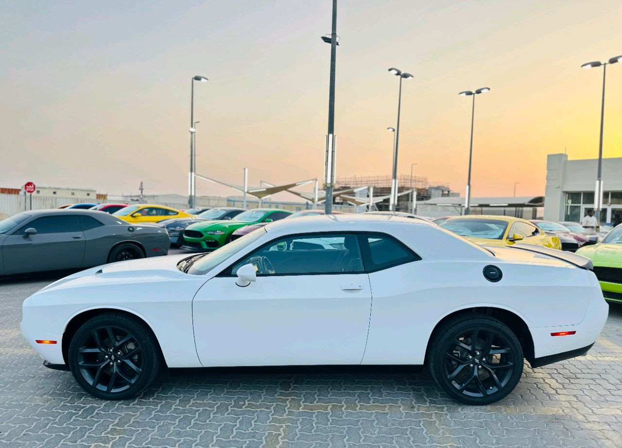 Dodge Challenger - Image 9