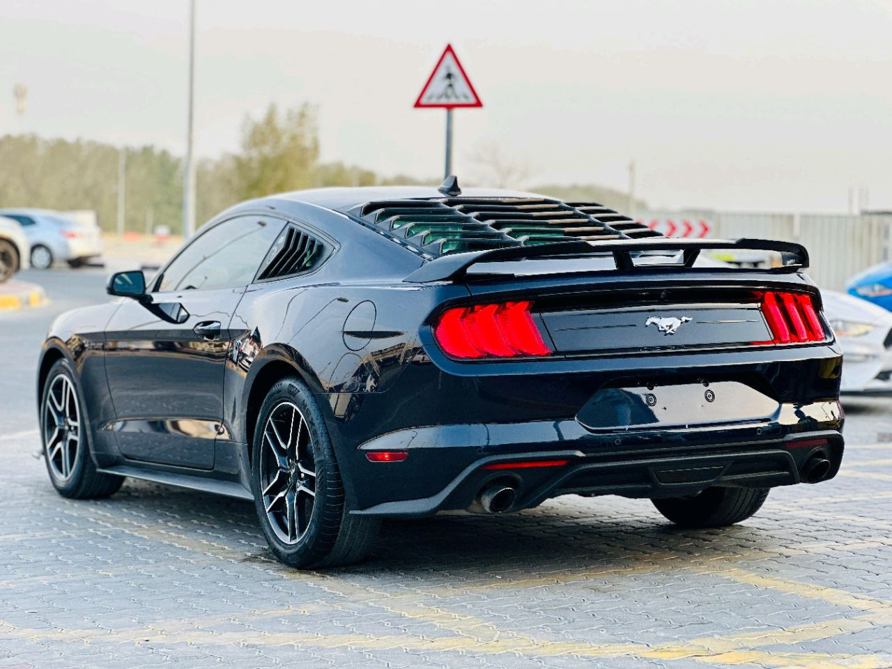Ford Mustang - Image 4