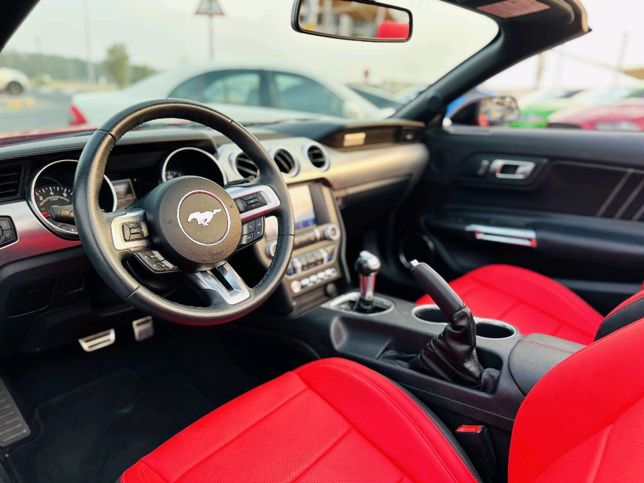 Ford Mustang - Image 10