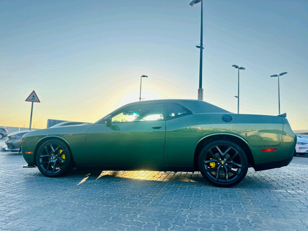 Dodge Challenger - Image 9