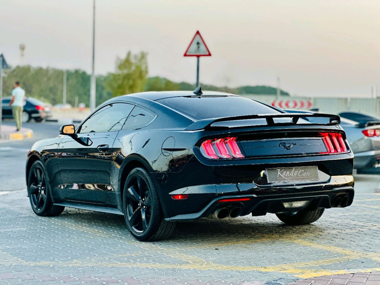 Ford Mustang - Image 8