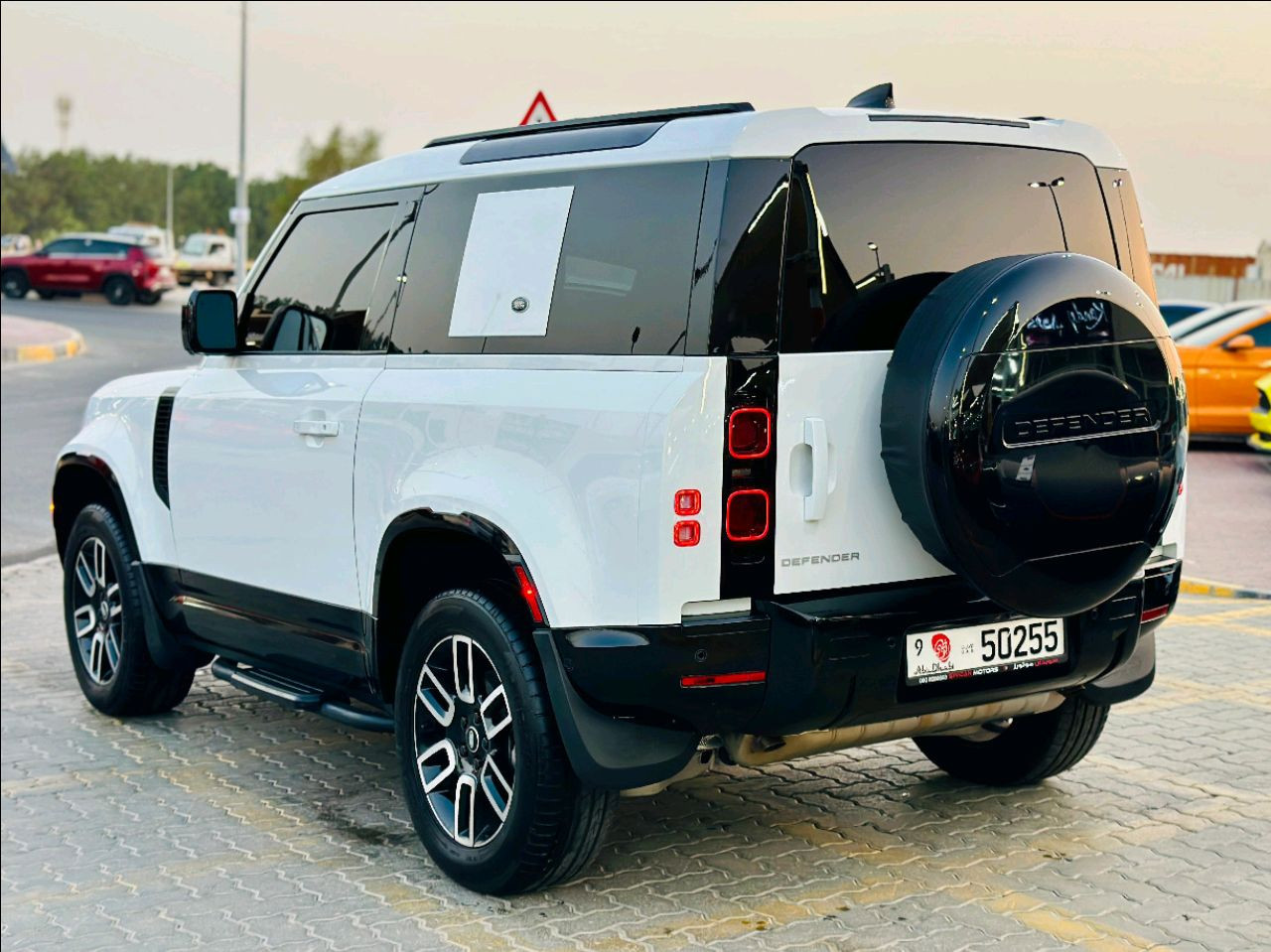 Land Rover Defender - Image 8