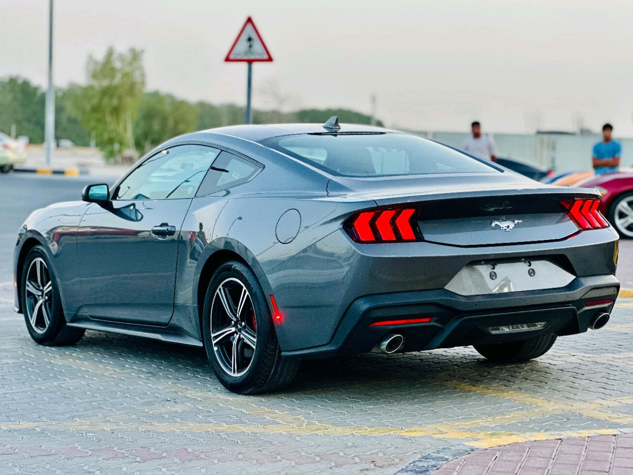 Ford Mustang - Image 12