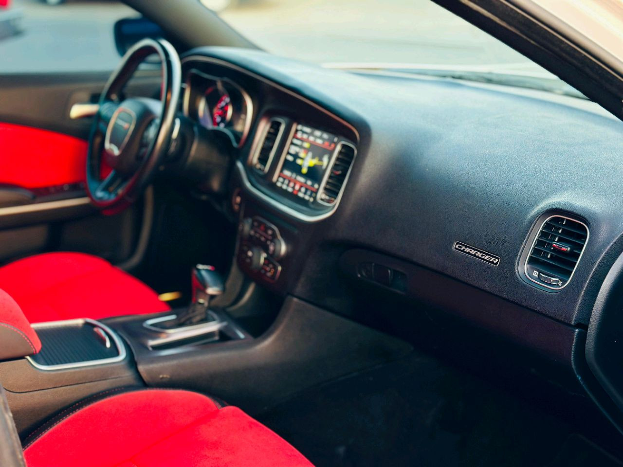 Dodge Charger - Image 12