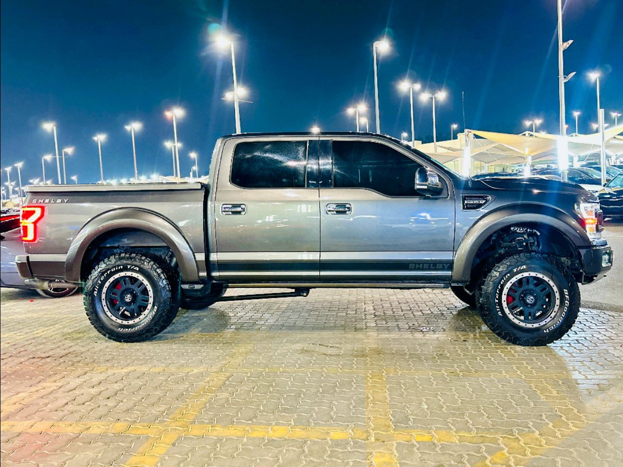 Ford F-Series Pickup - Image 5