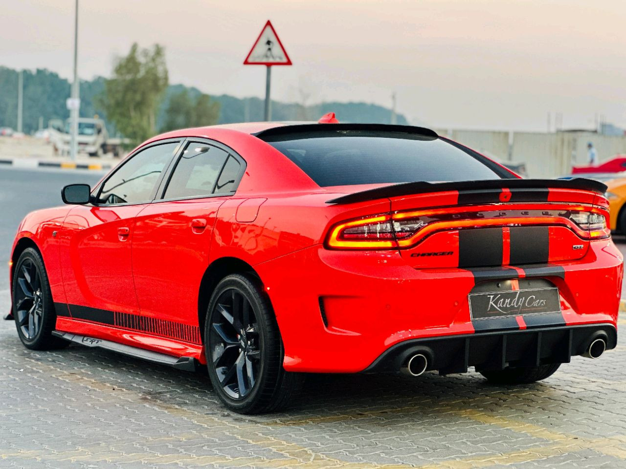 Dodge Charger - Image 10