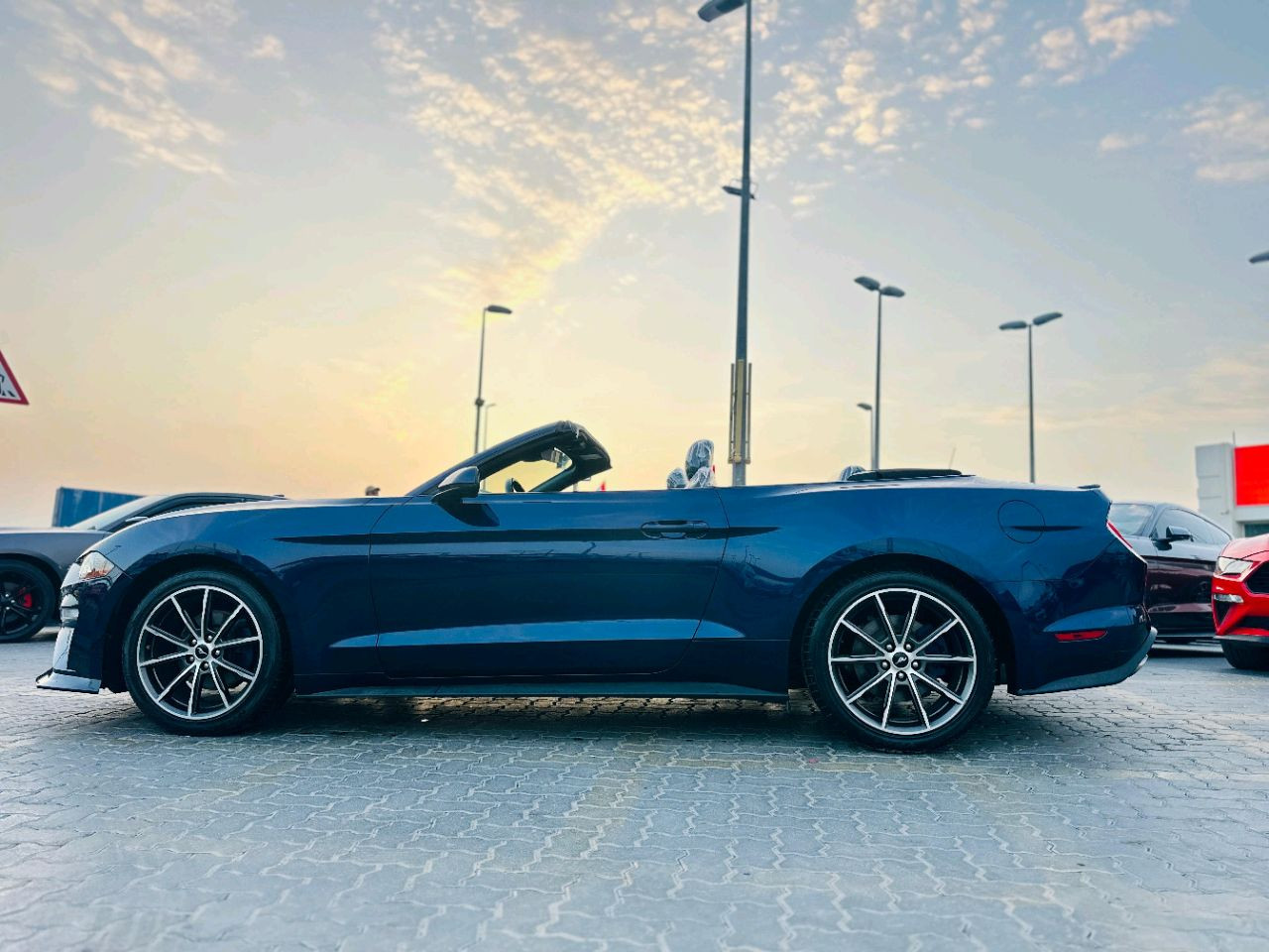Ford Mustang - Image 9