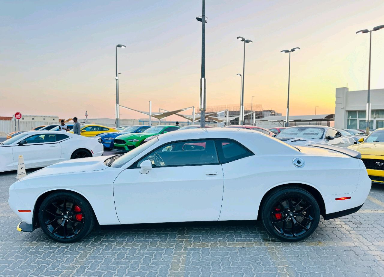 Dodge Challenger - Image 9