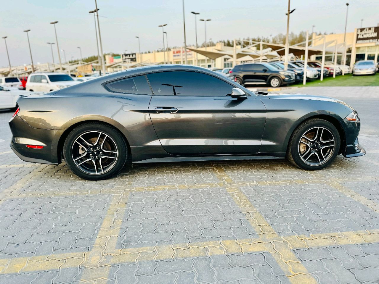 Ford Mustang - Image 4