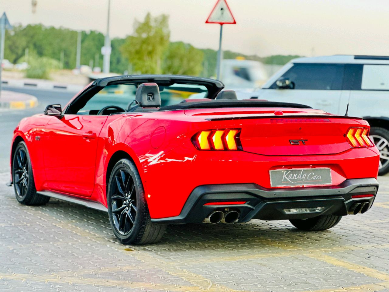 Ford Mustang - Image 8
