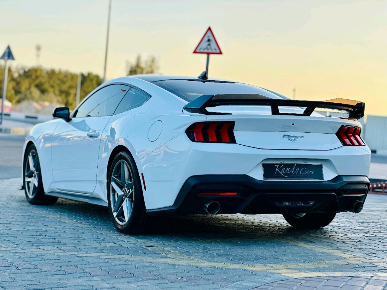 Ford Mustang - Image 8