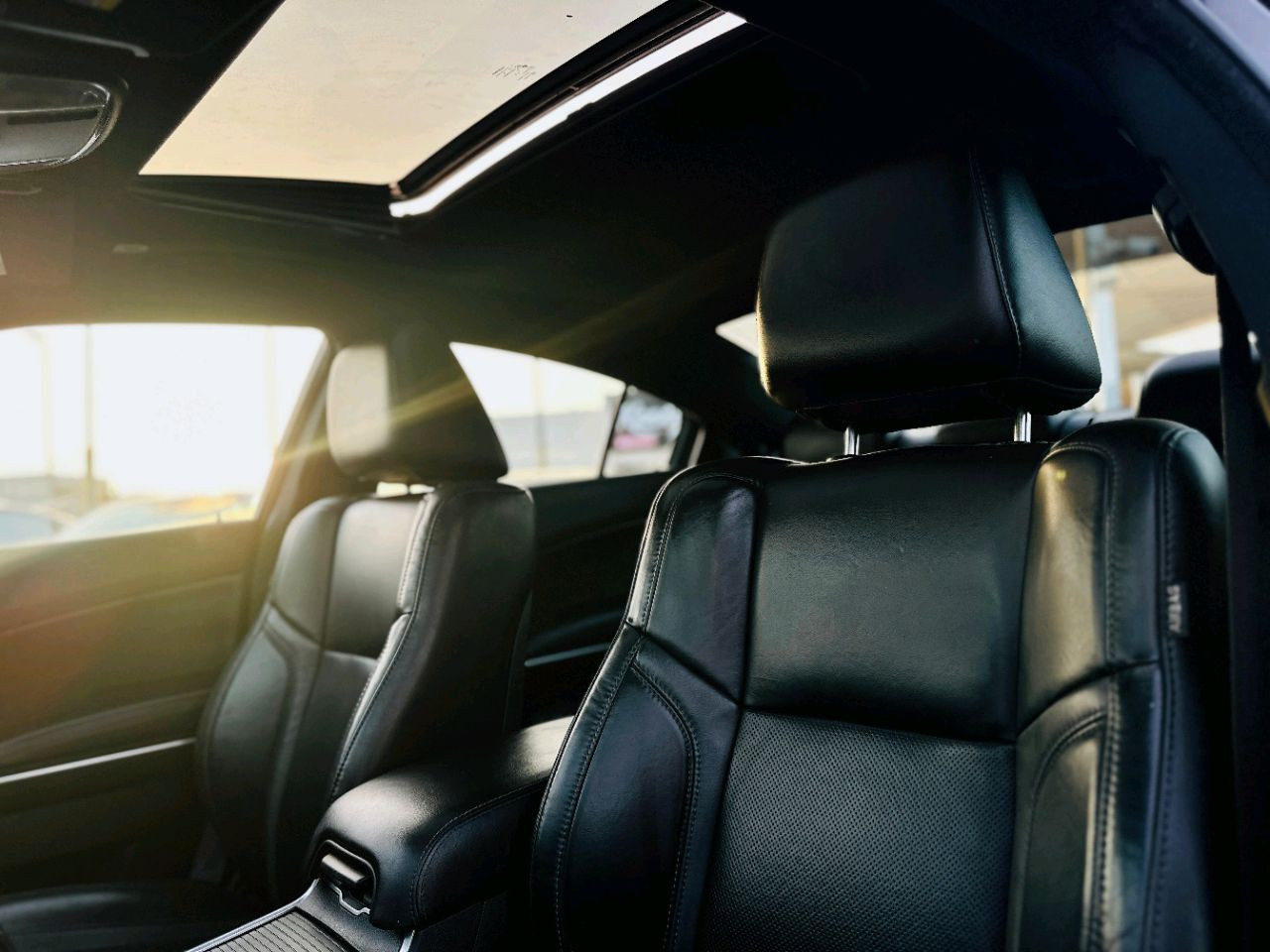 Dodge Charger - Image 7