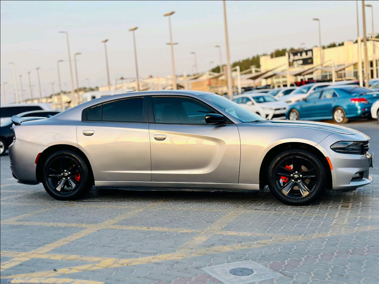 Dodge Charger - Image 4
