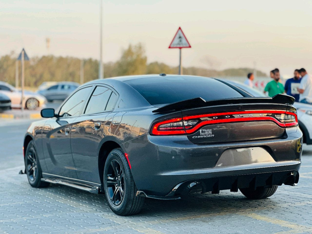 Dodge Charger - Image 8