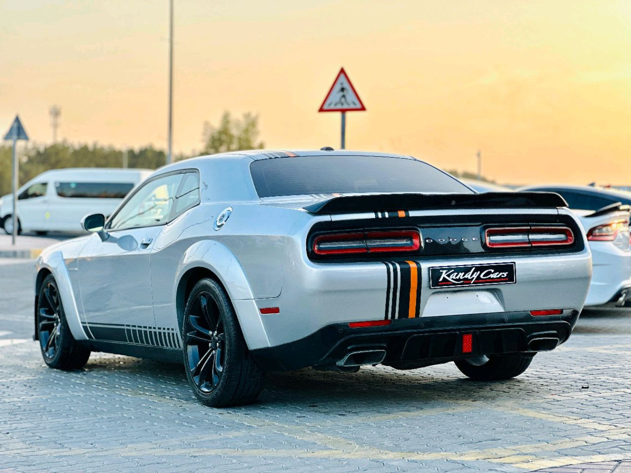 Dodge Challenger - Image 8