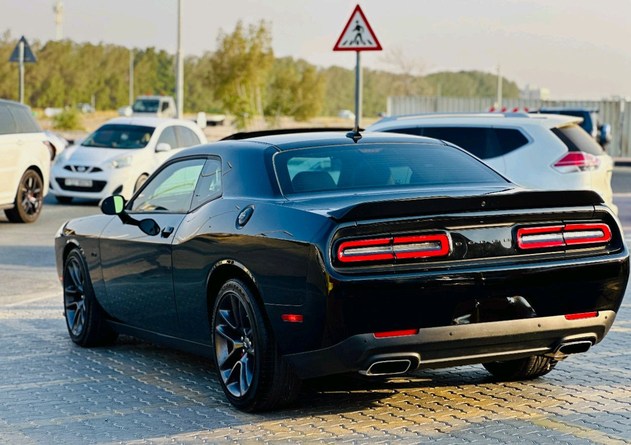 Dodge Challenger - Image 8